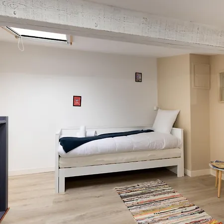 La Vie En Rouge - Parking Gratuit *