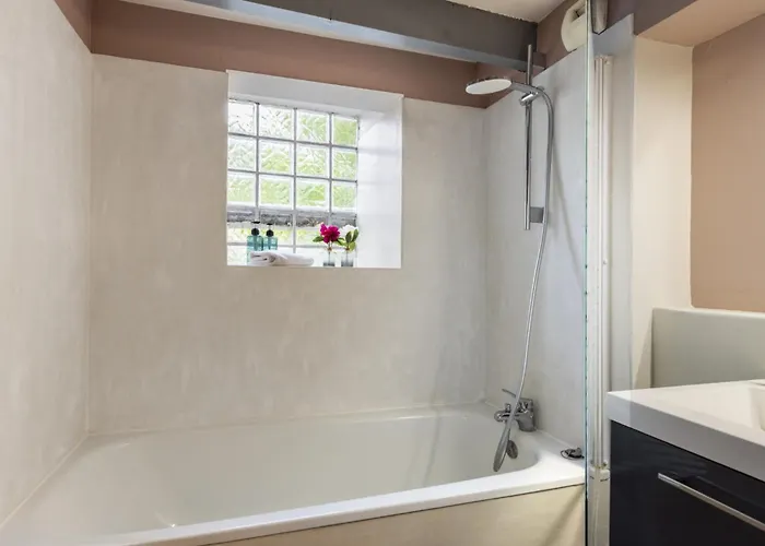 La Vie En Rouge - Parking Gratuit *