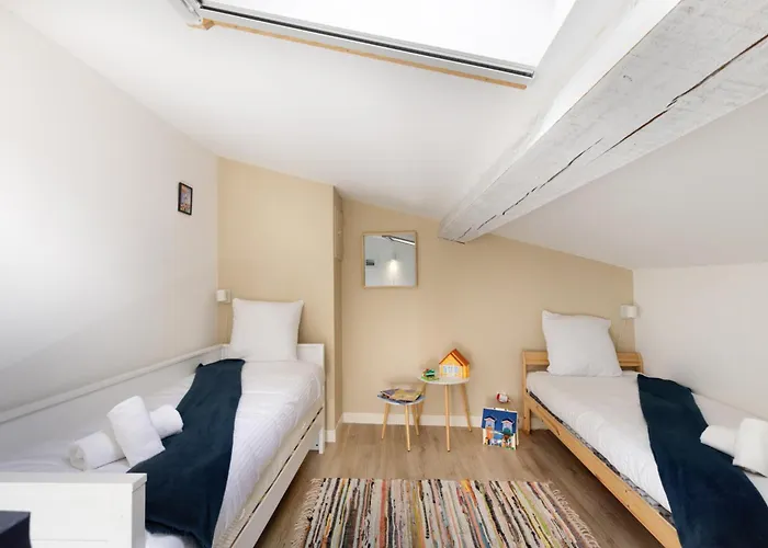 La Vie En Rouge - Parking Gratuit