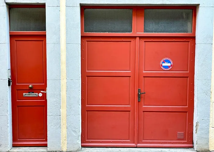 Дом отдыха La Vie En Rouge - Parking Gratuit